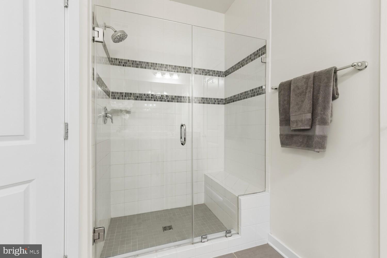 CAMBRIA SQUARE - Residential Lease