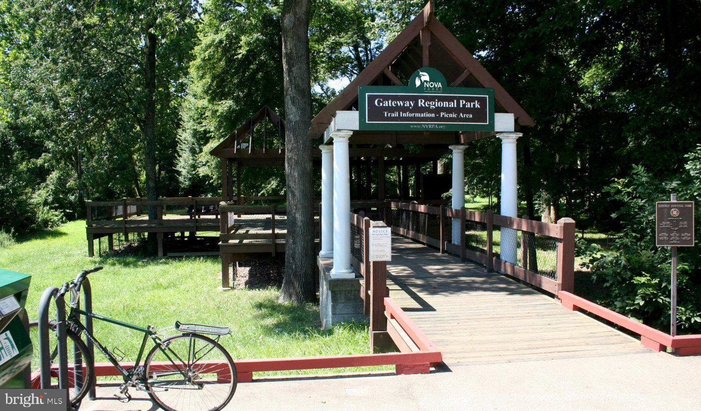 CAMBRIA SQUARE - Residential Lease