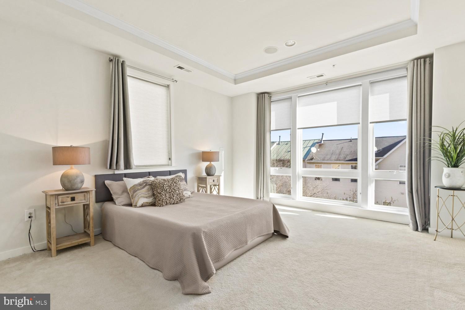 CAMBRIA SQUARE - Residential Lease