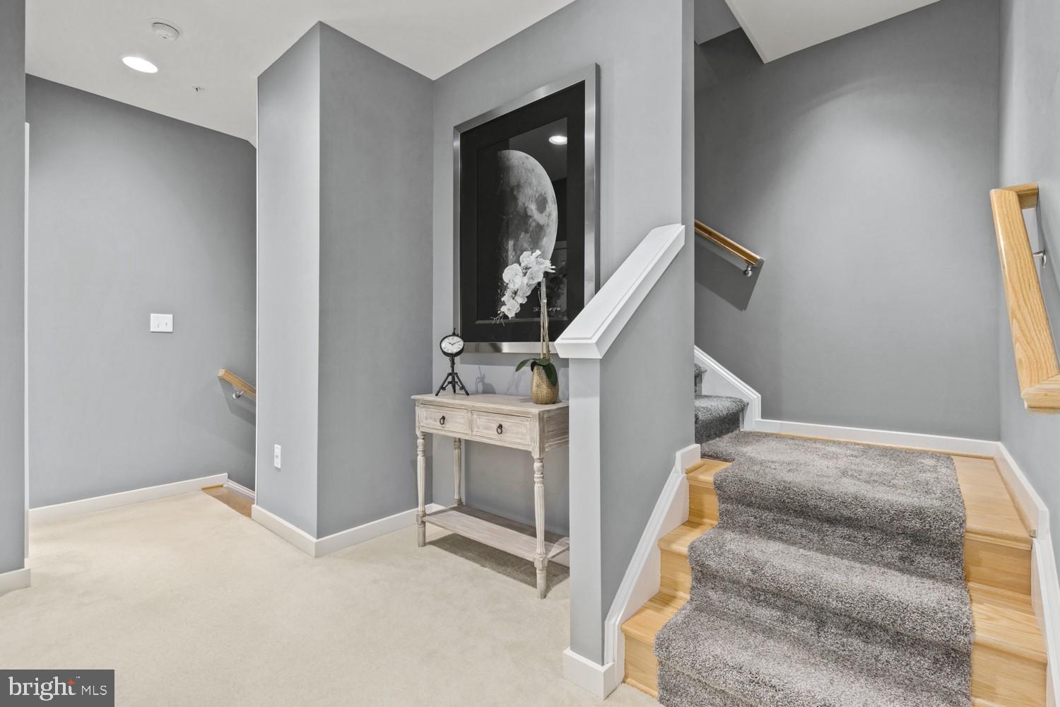 CAMBRIA SQUARE - Residential Lease