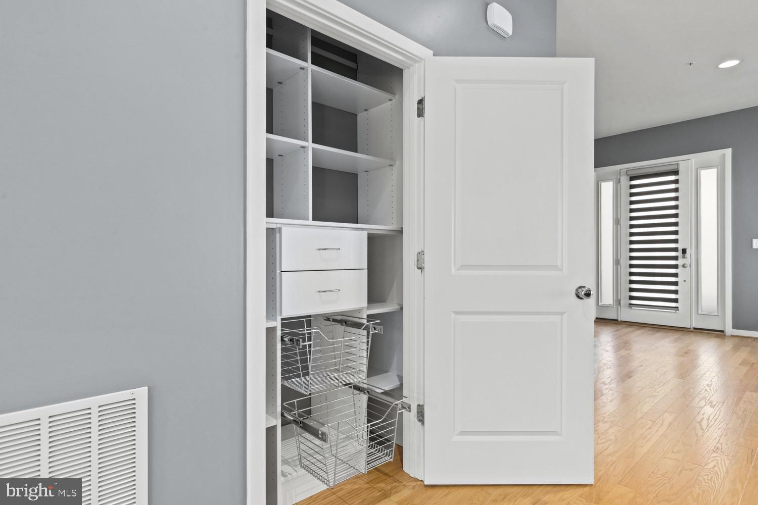 CAMBRIA SQUARE - Residential Lease