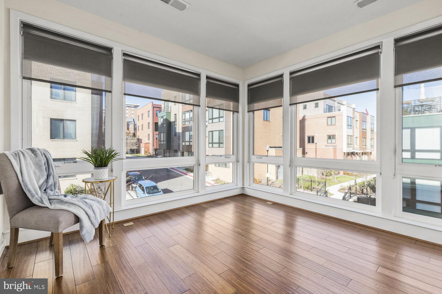 CAMBRIA SQUARE - Residential Lease