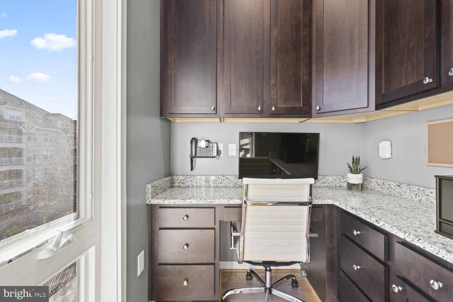 CAMBRIA SQUARE - Residential Lease