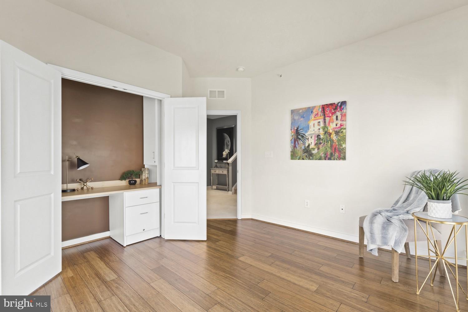 CAMBRIA SQUARE - Residential Lease