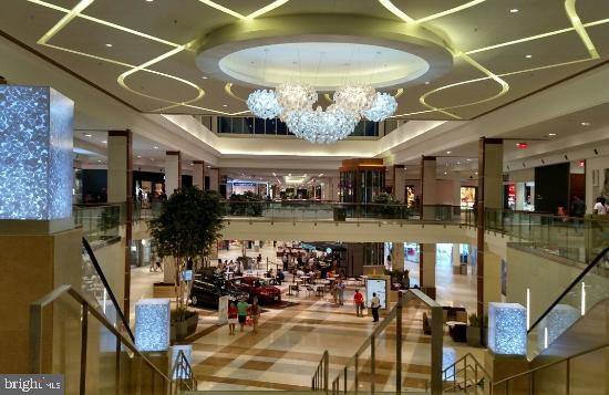 CAMBRIA SQUARE - Residential Lease