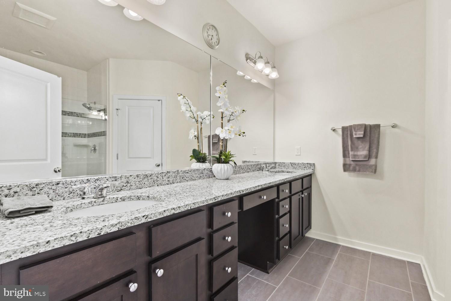 CAMBRIA SQUARE - Residential Lease