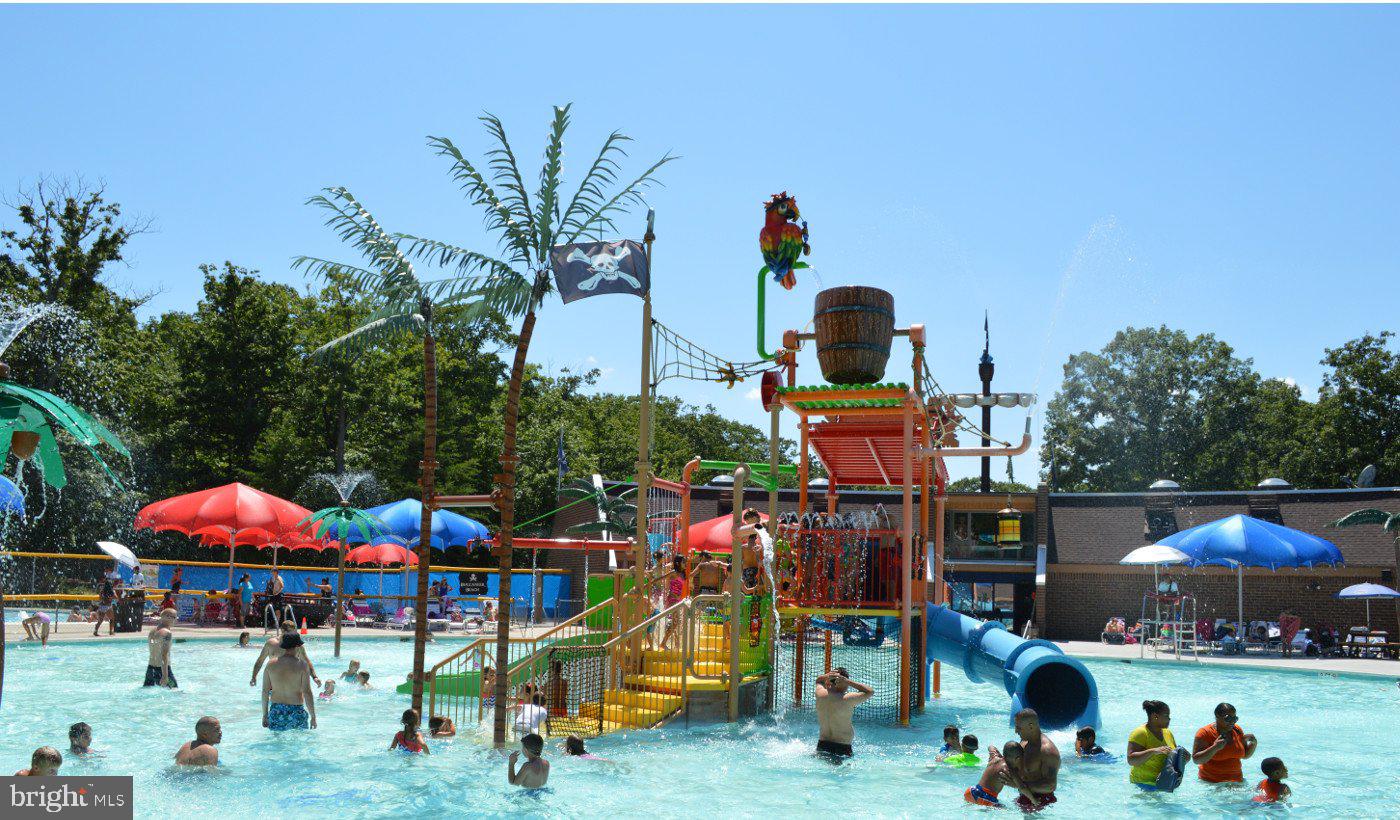 CAMBRIA SQUARE - Residential Lease