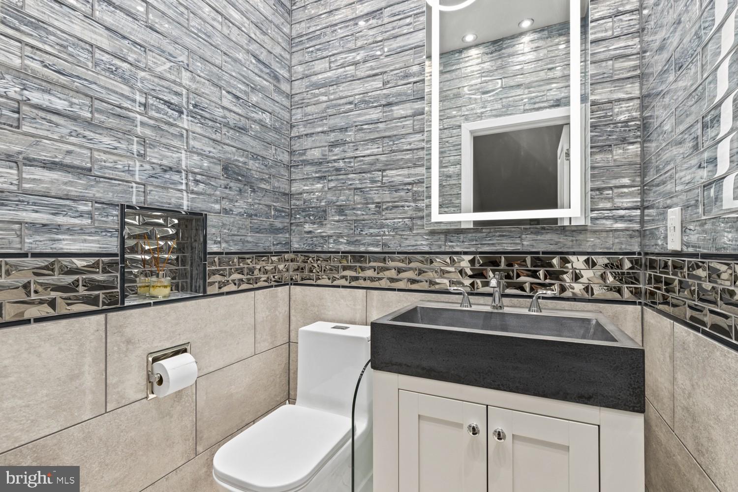 CAMBRIA SQUARE - Residential Lease