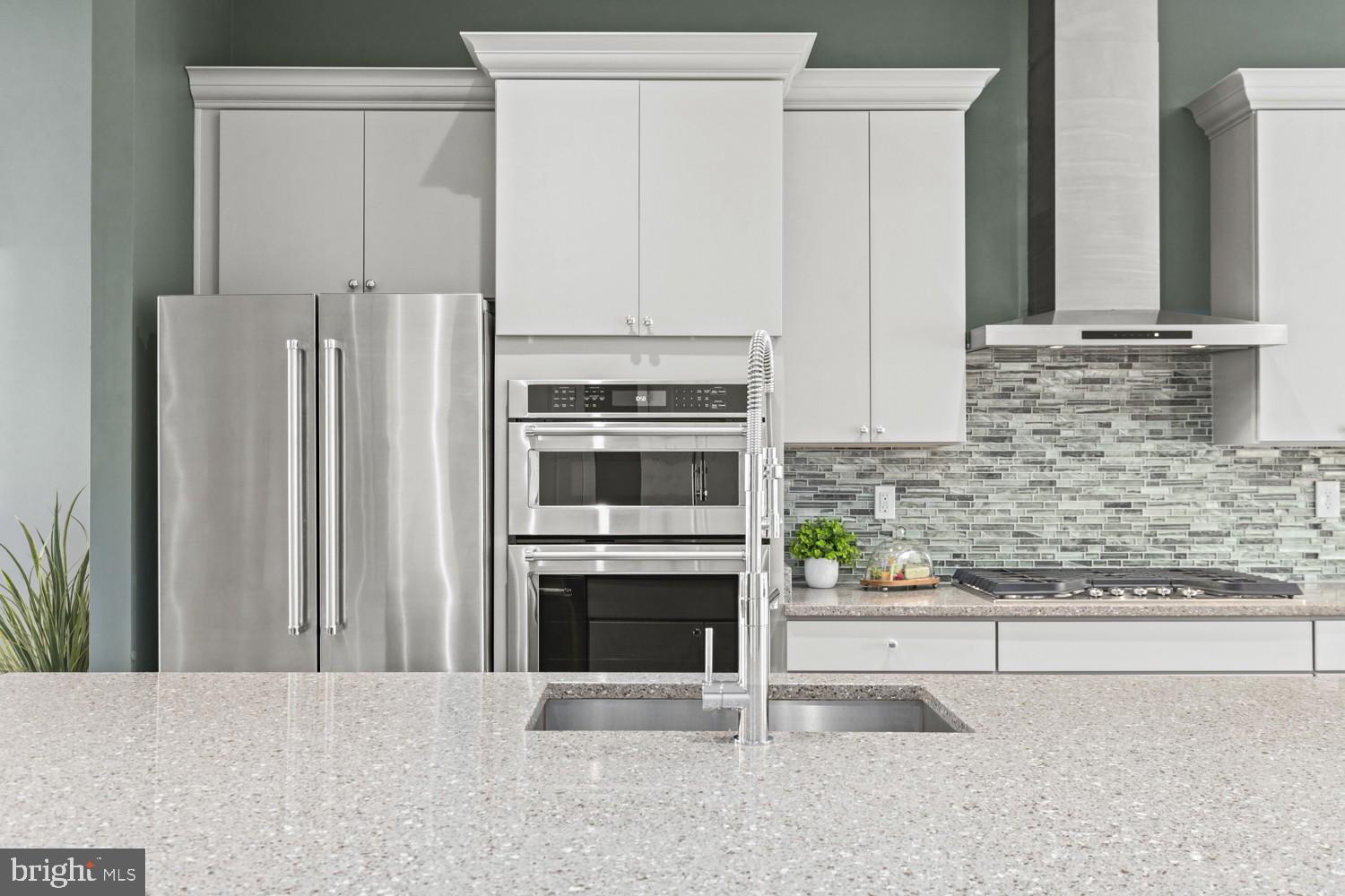 CAMBRIA SQUARE - Residential Lease