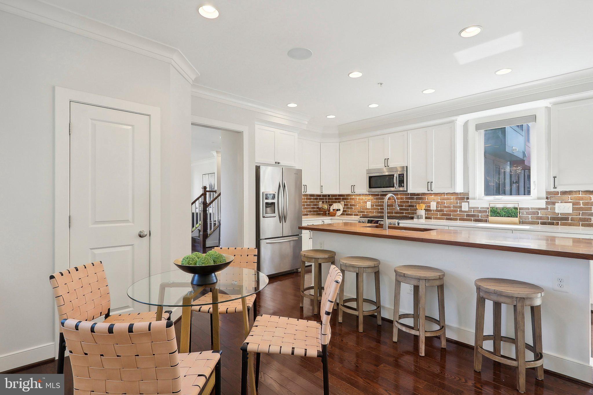 MOSAIC AT MERRIFIELD - Residential