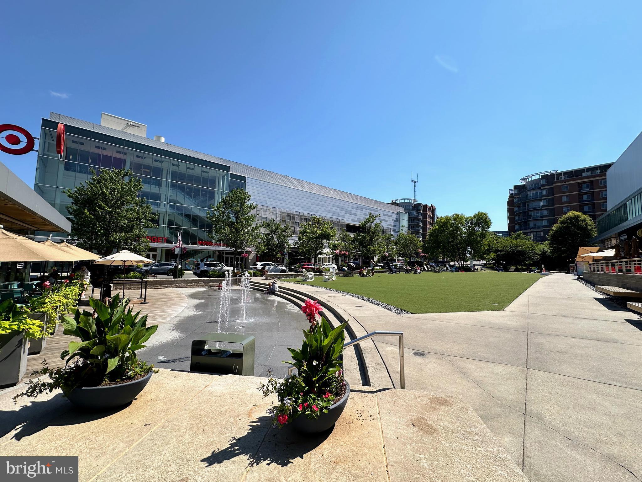 MOSAIC AT MERRIFIELD - Residential