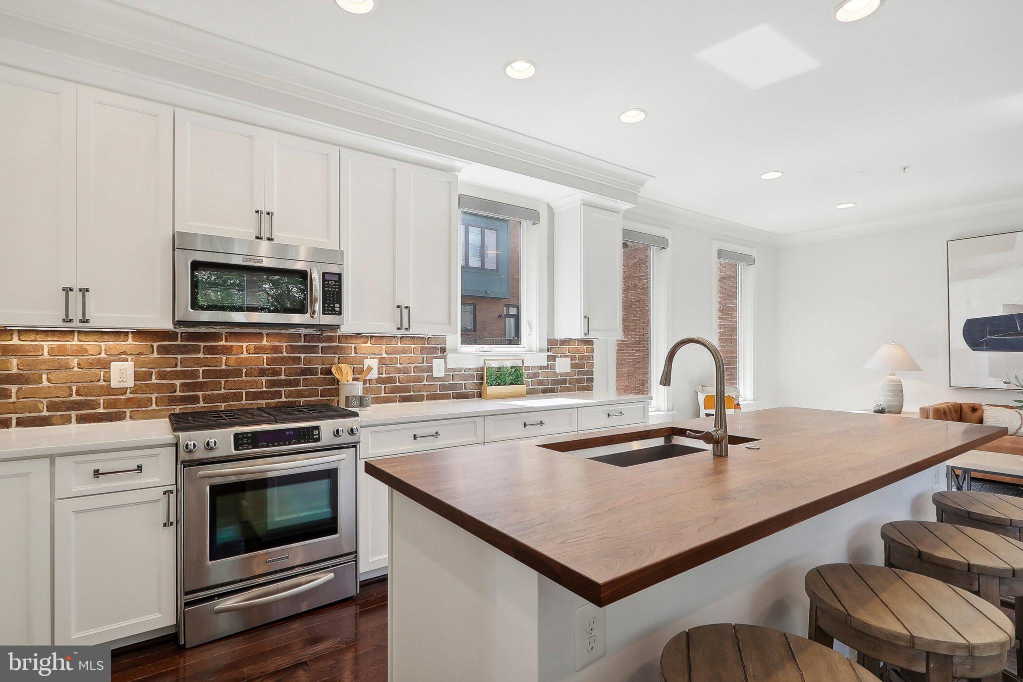 MOSAIC AT MERRIFIELD - Residential