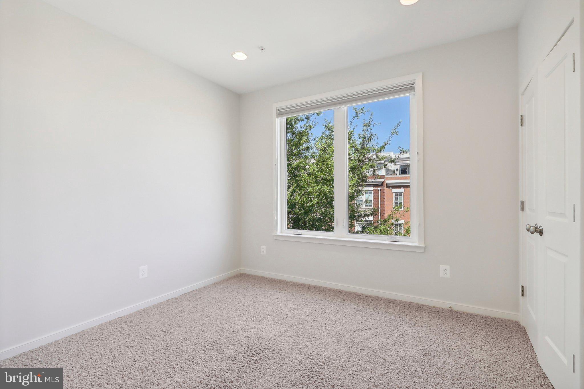 MOSAIC AT MERRIFIELD - Residential