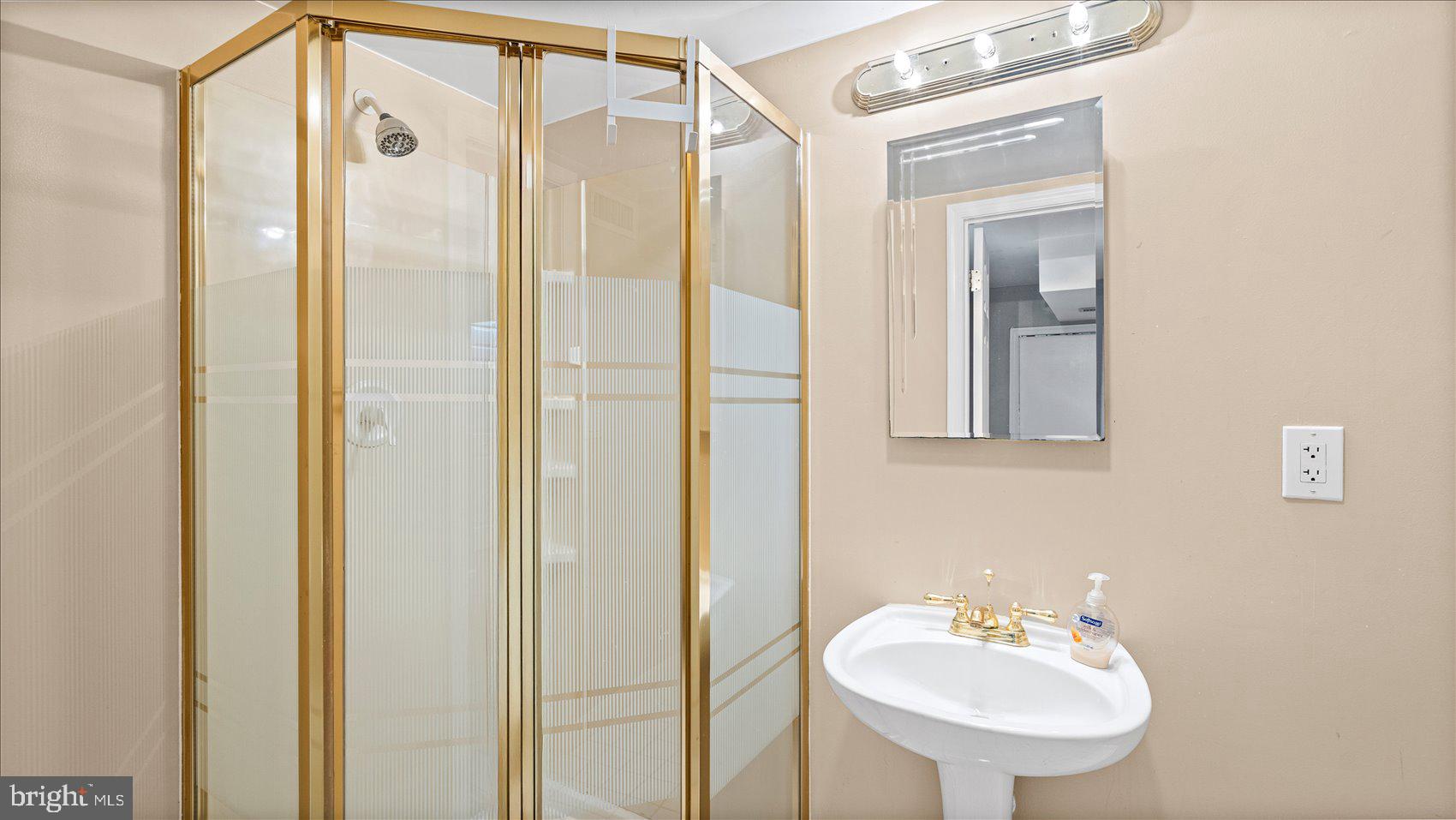 KNETTISHALL - Residential