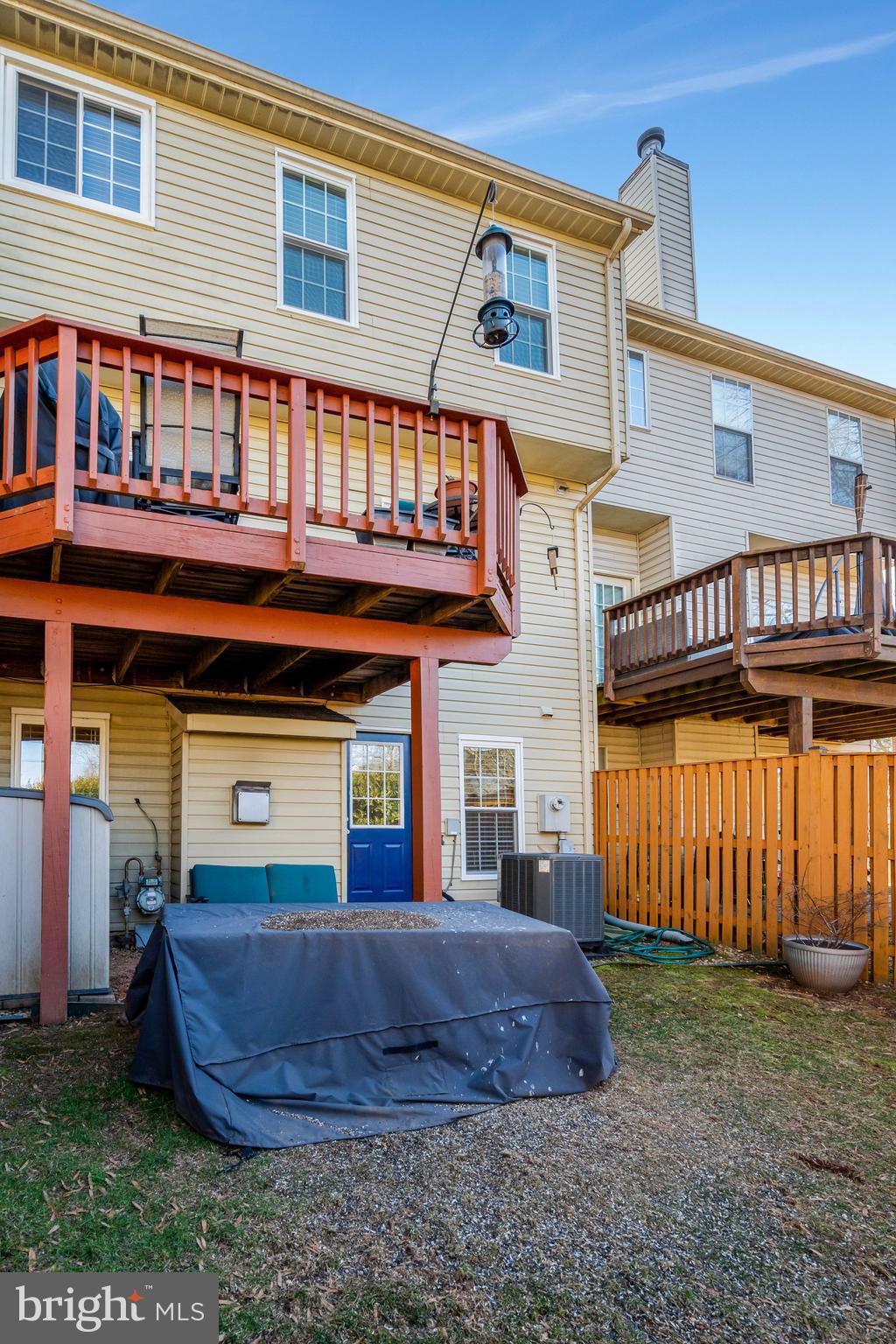 POTOMAC LAKES - Residential Lease