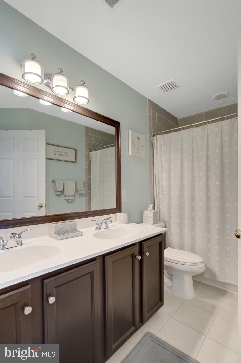 POTOMAC LAKES - Residential Lease