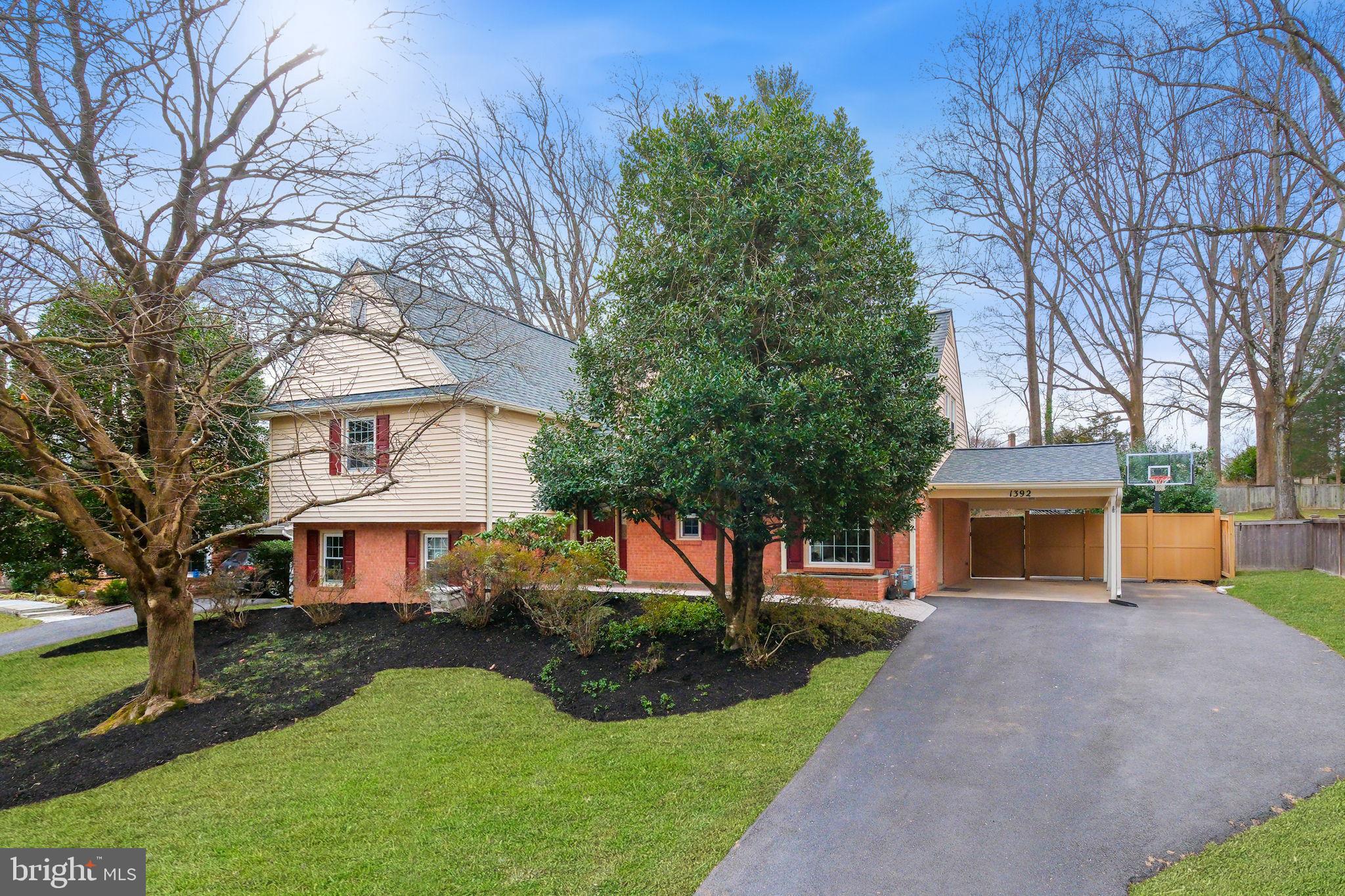 POTOMAC WOODS - Residential