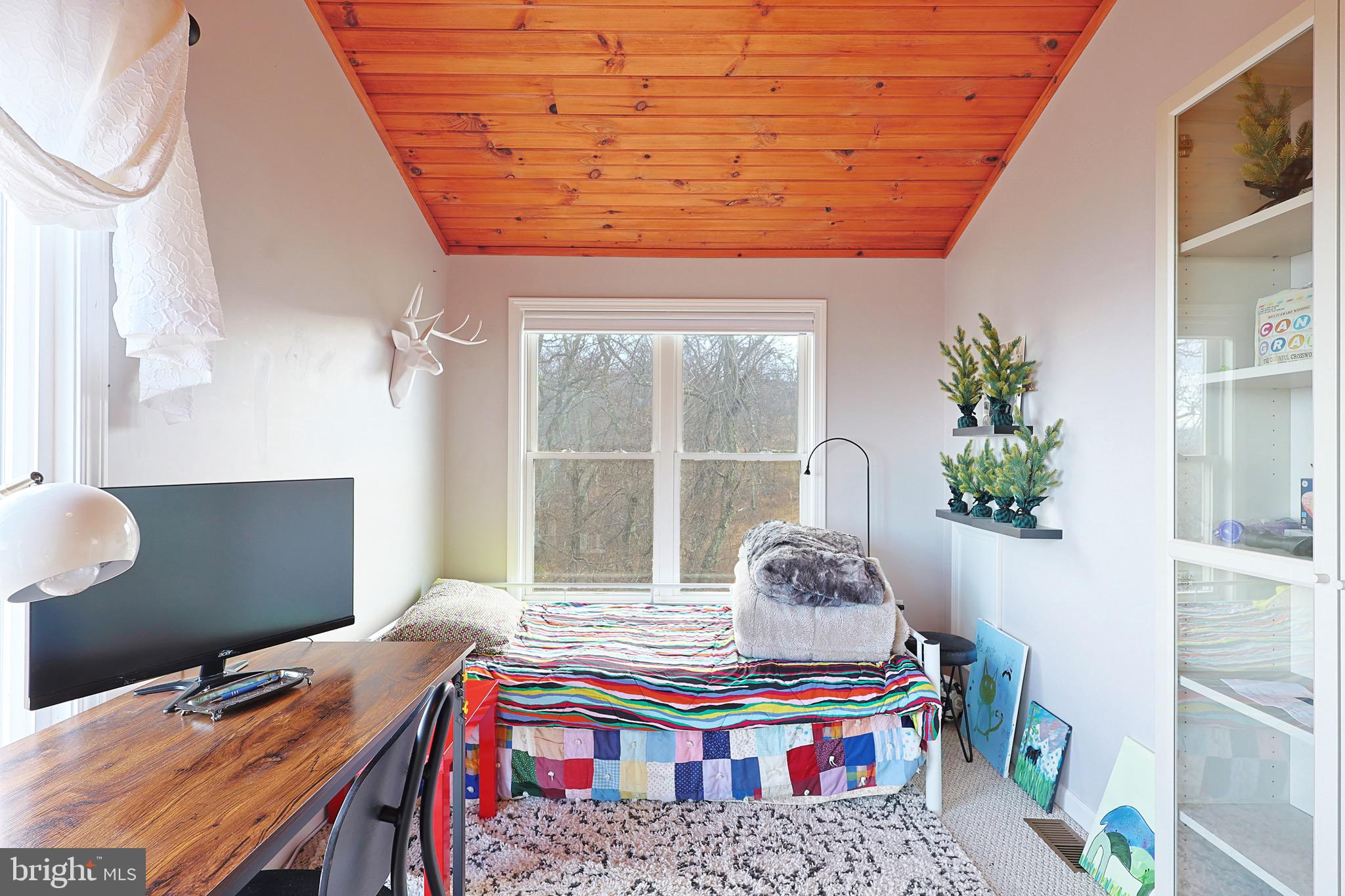 LOST MOUNTAIN - Residential