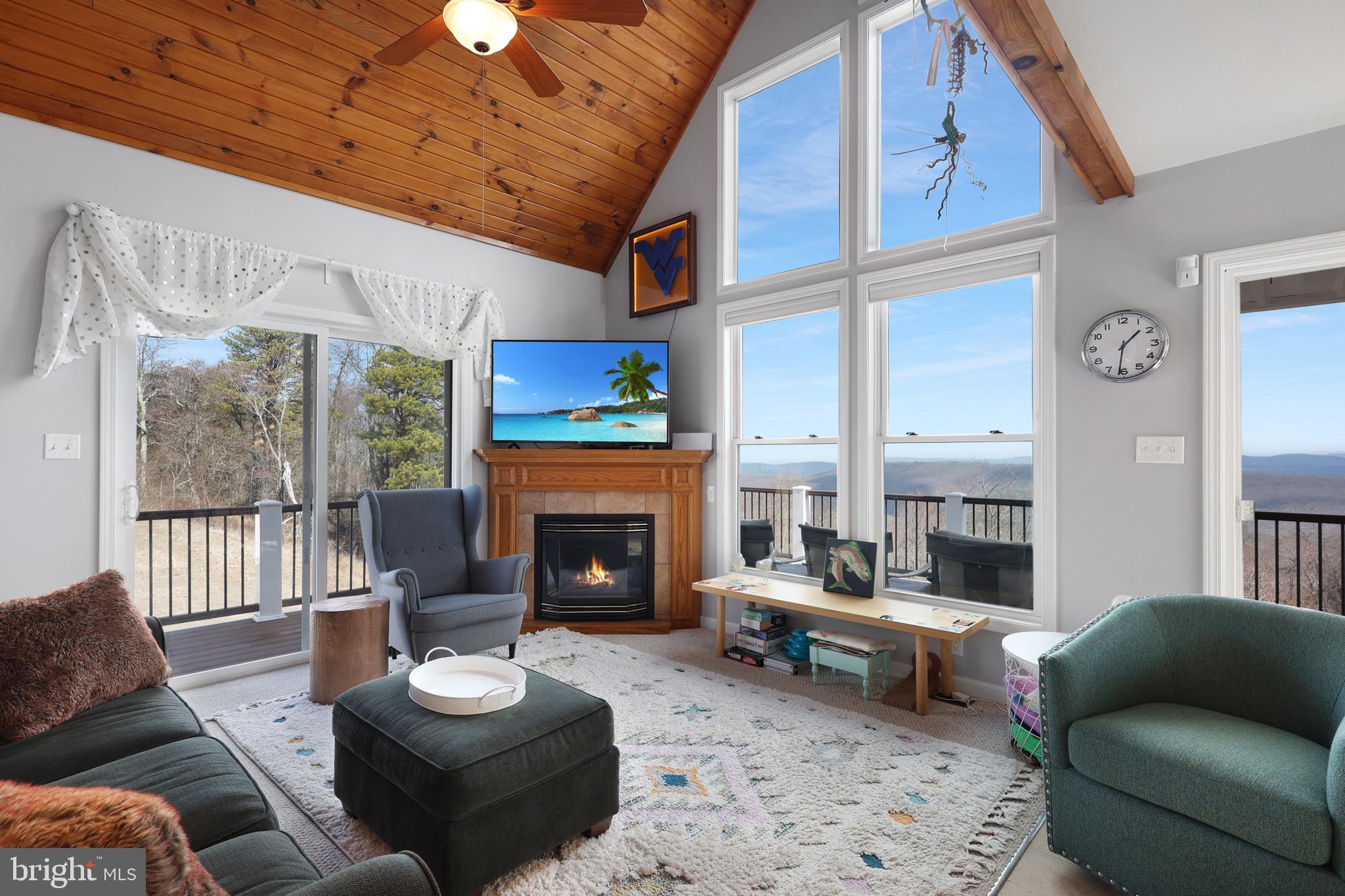 LOST MOUNTAIN - Residential