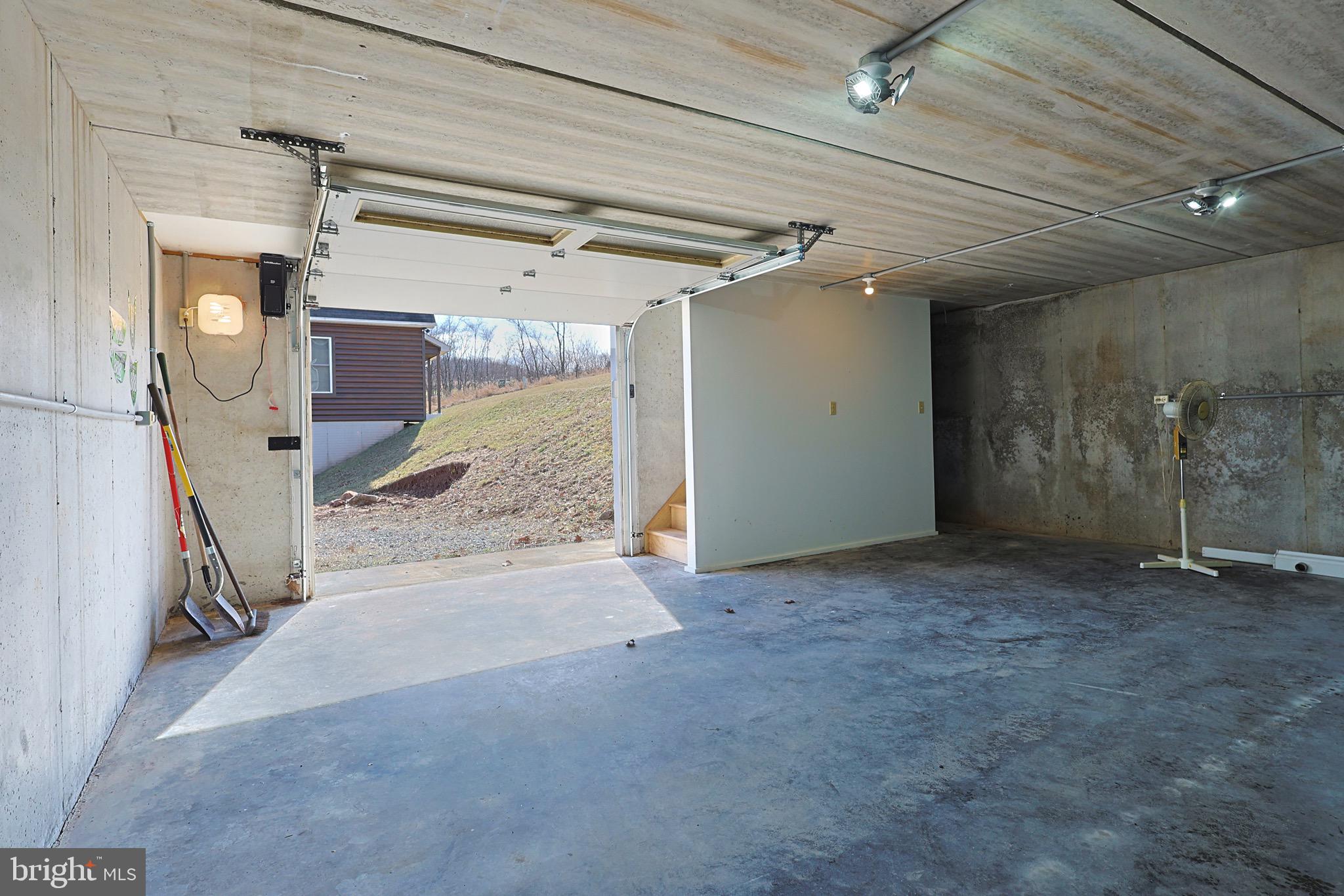 LOST MOUNTAIN - Residential