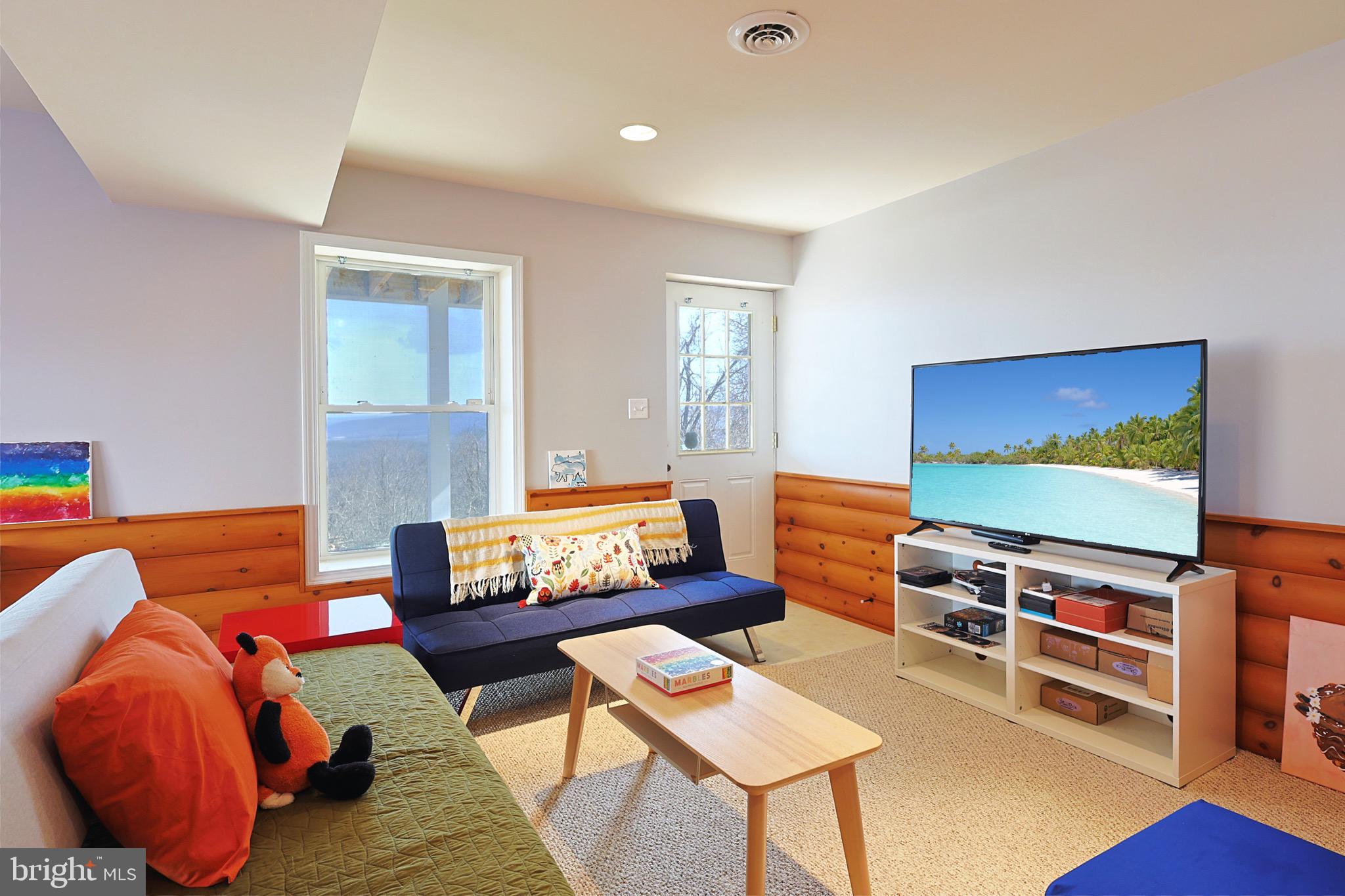 LOST MOUNTAIN - Residential