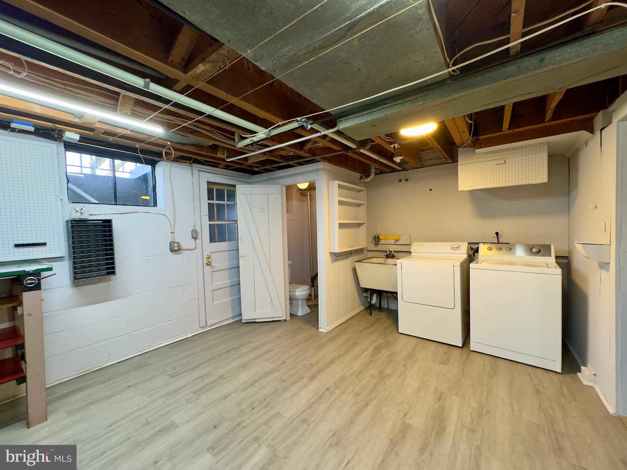 PARKVILLE - Residential Lease