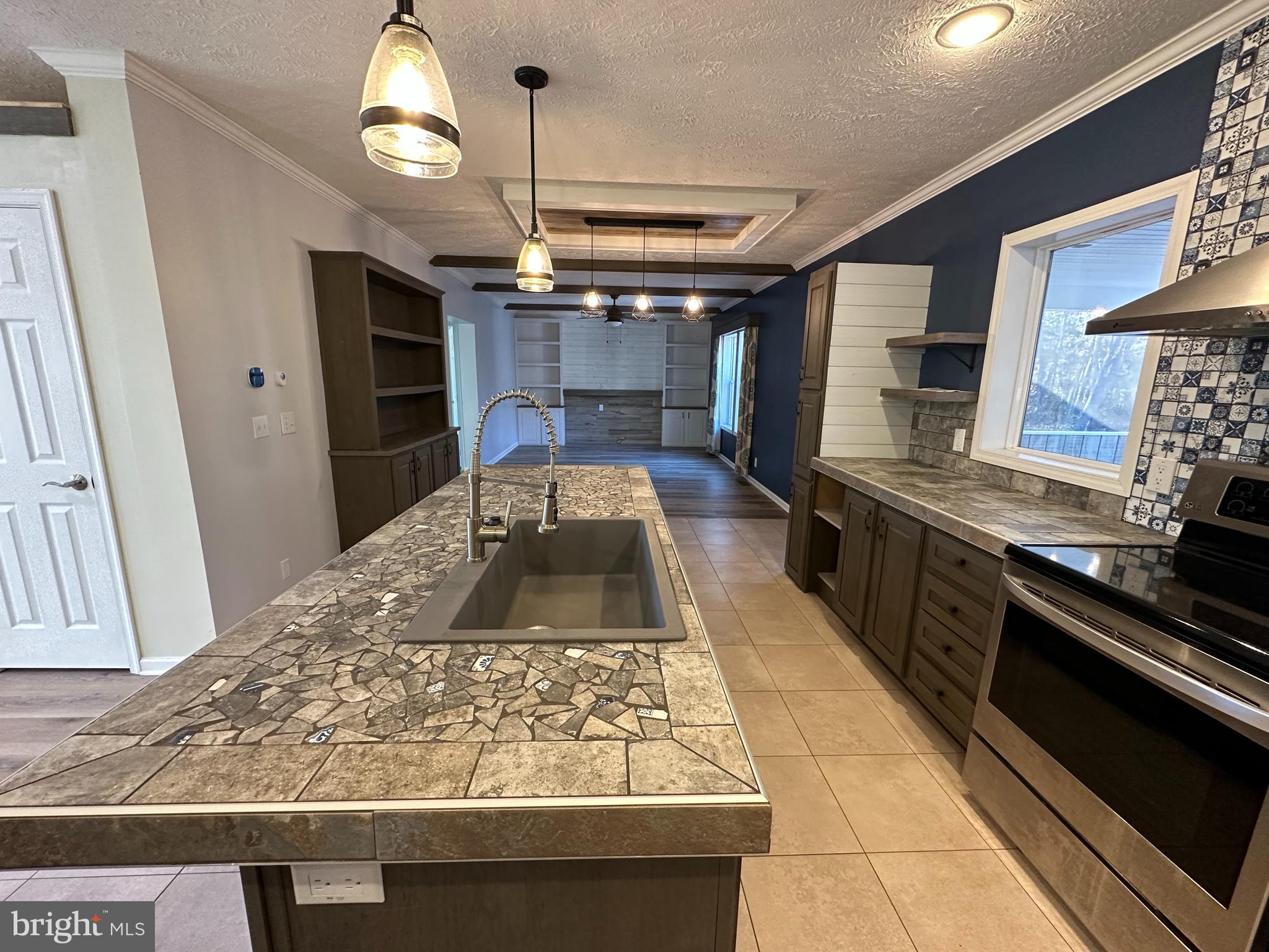 STONEWALL - Residential