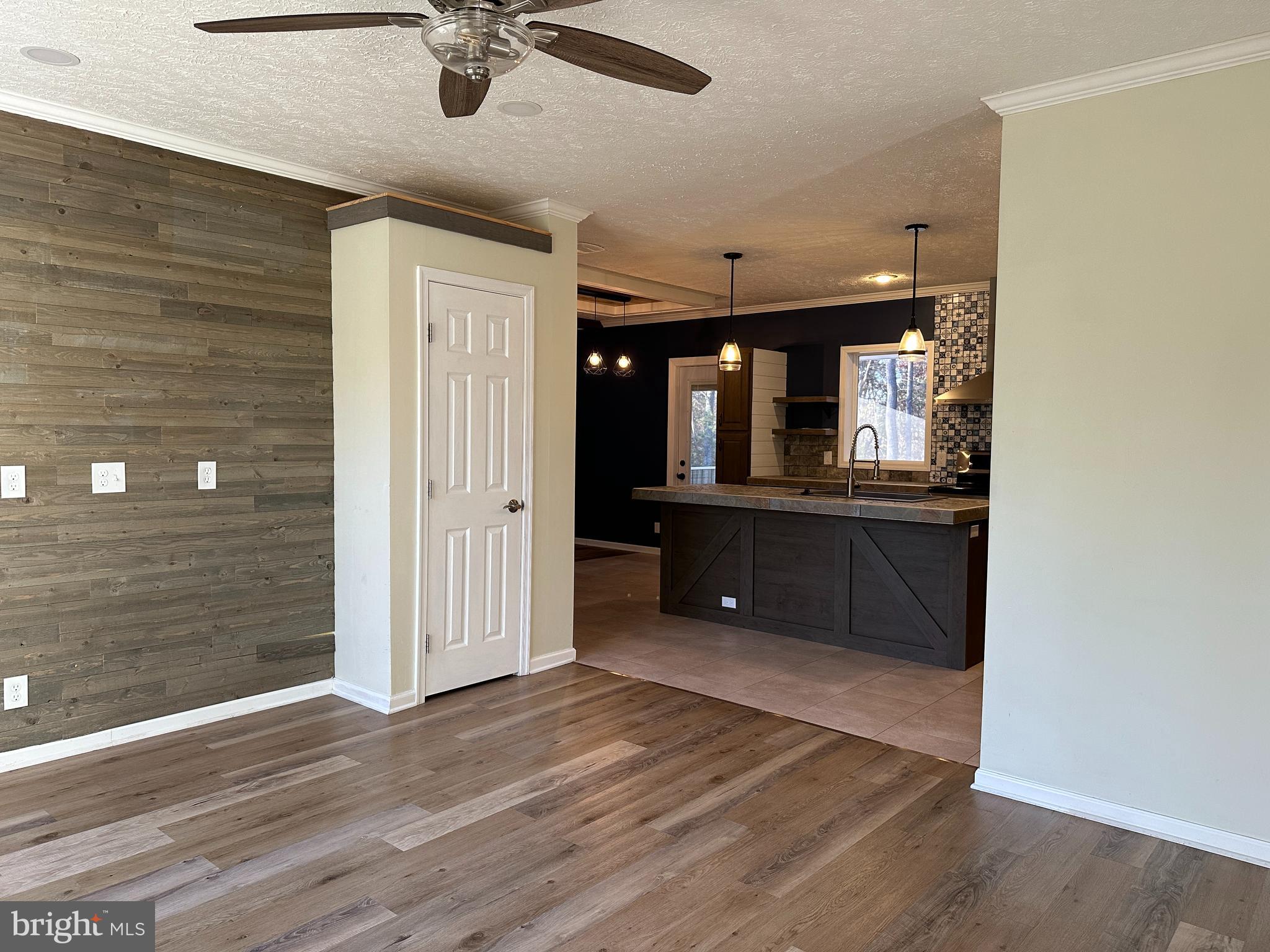 STONEWALL - Residential