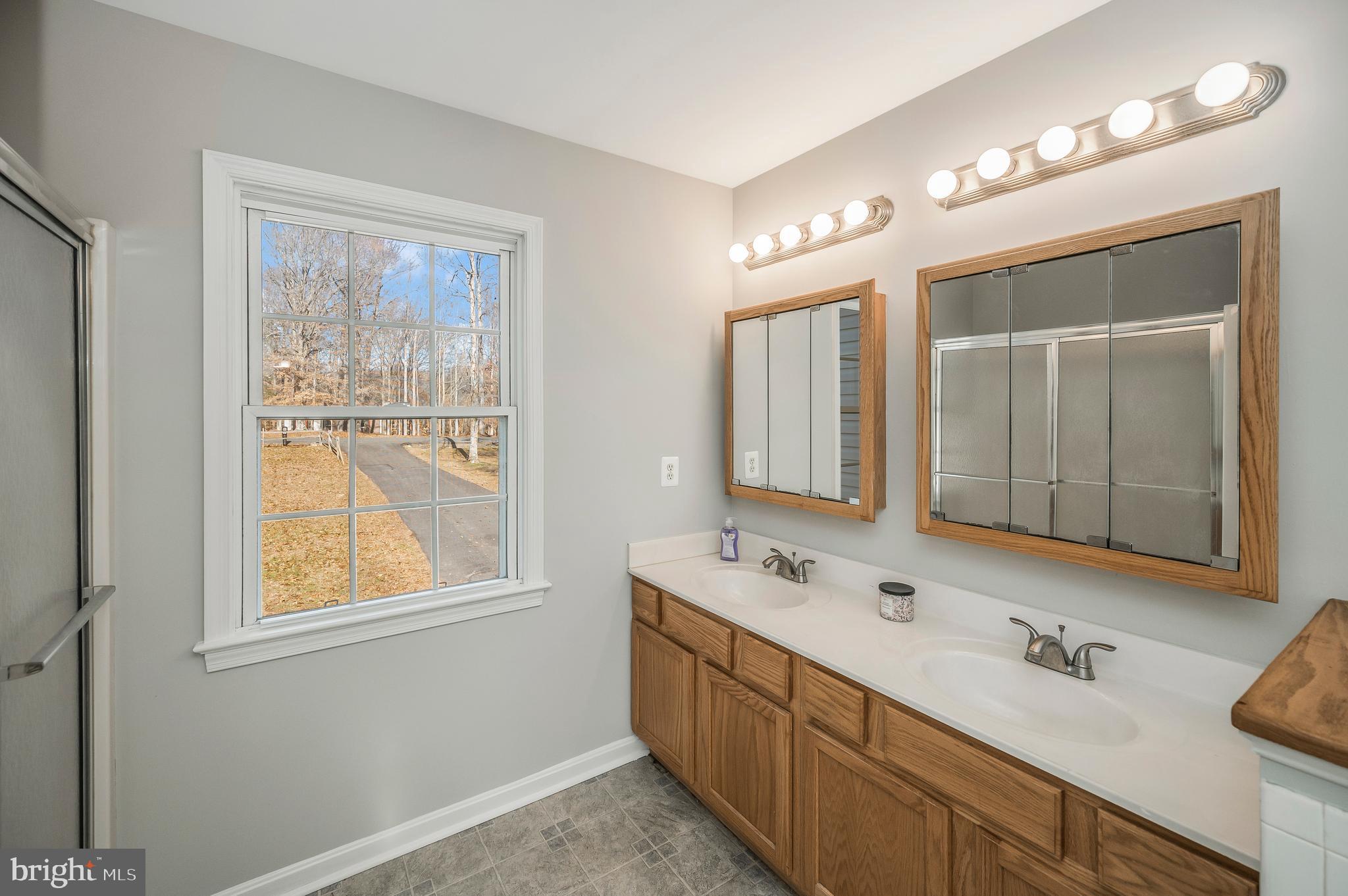 LAKE LAND OR - Residential