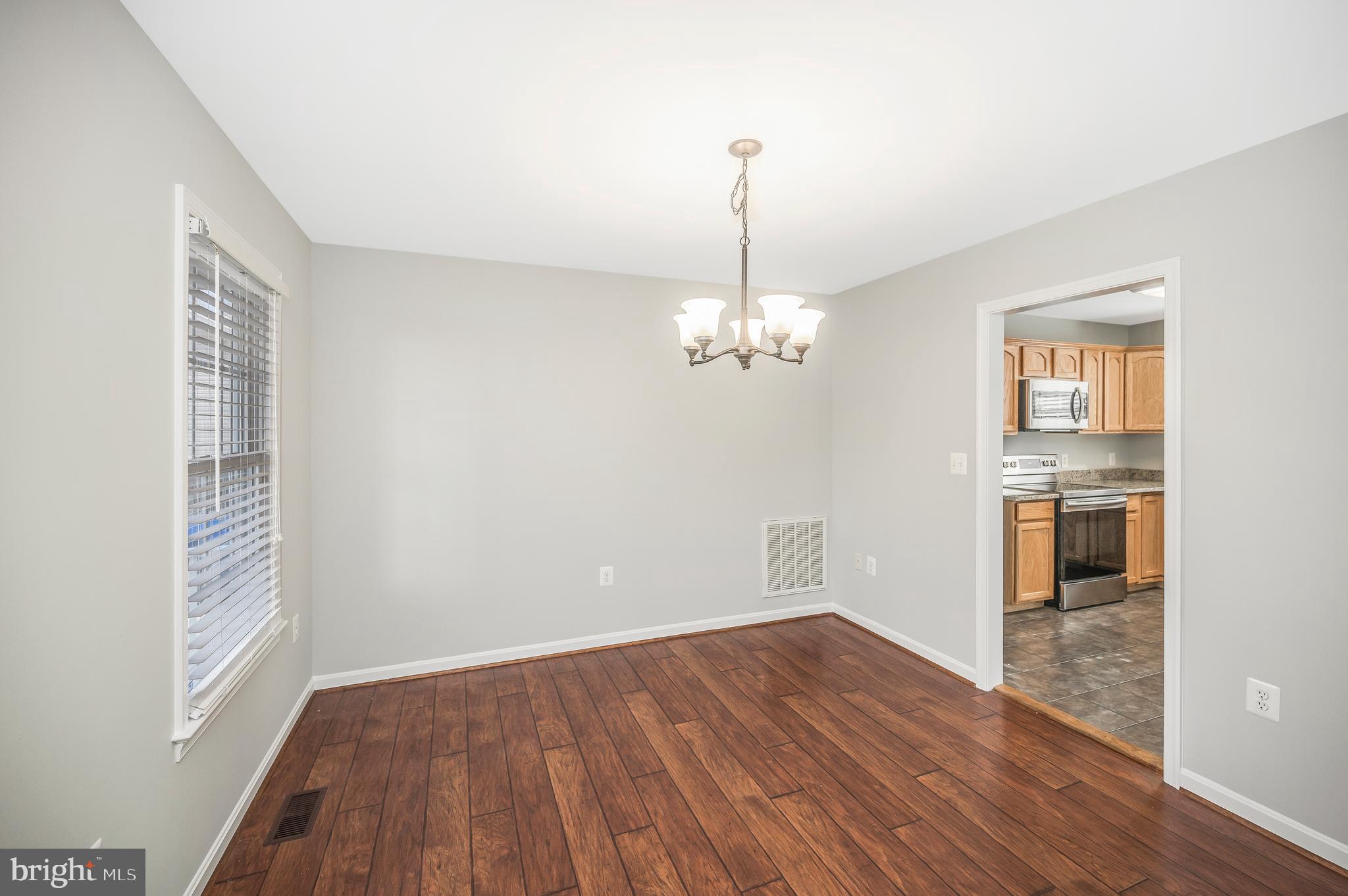 LAKE LAND OR - Residential