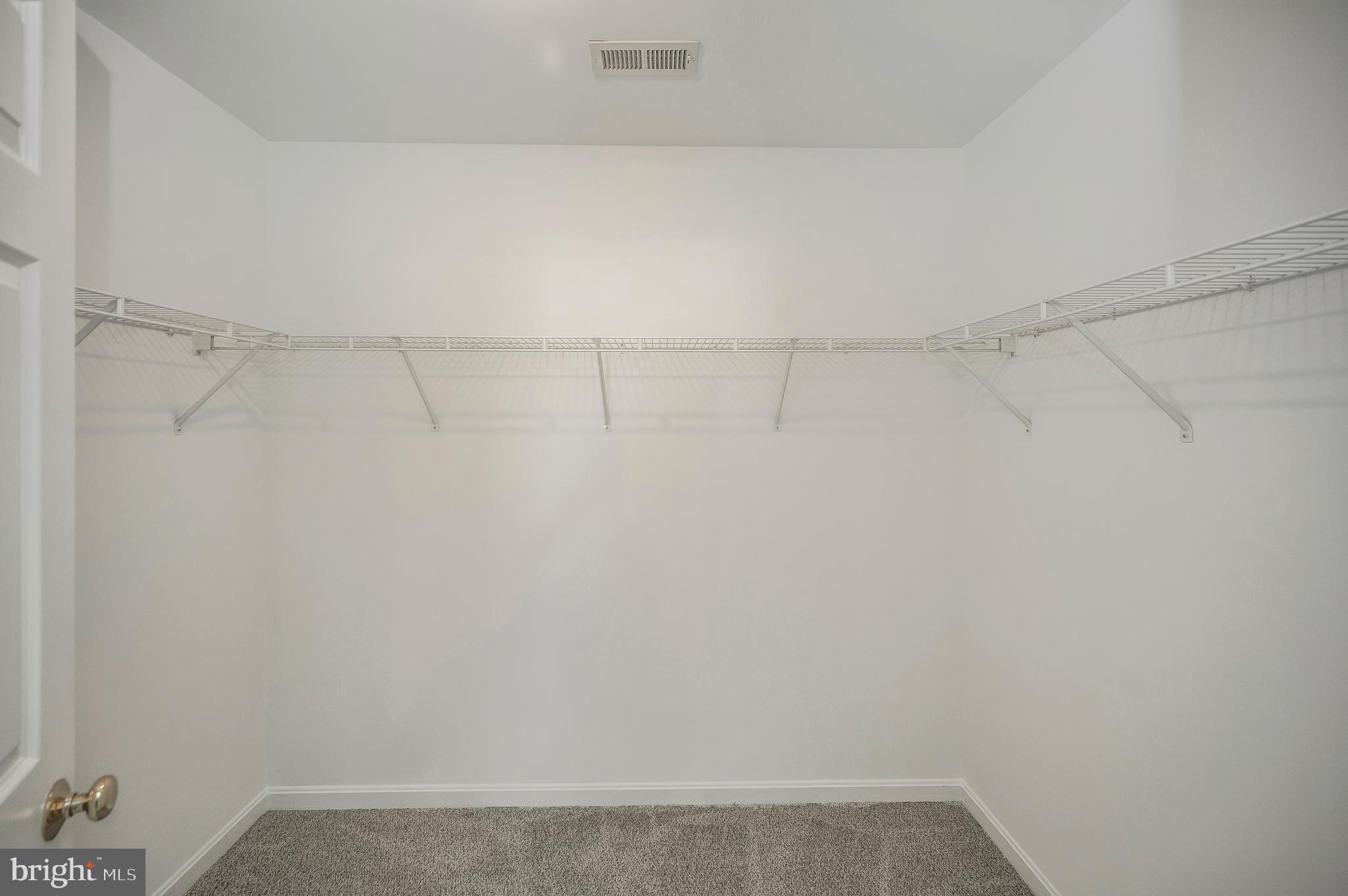 LAKE LAND OR - Residential