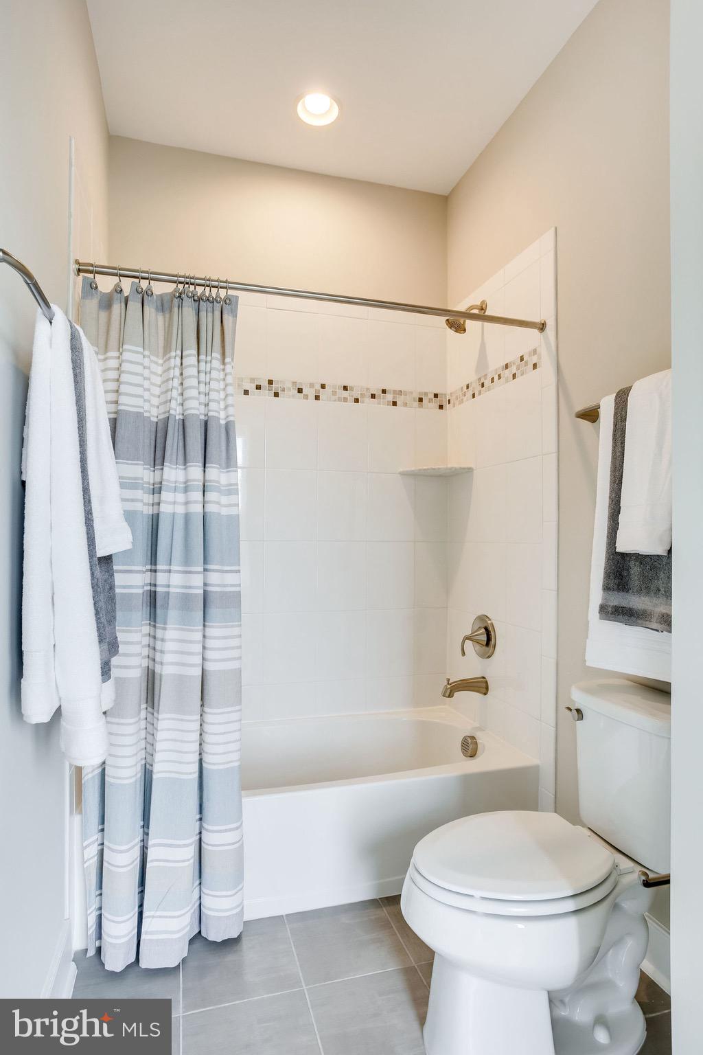 LEE MEADOWS - Residential