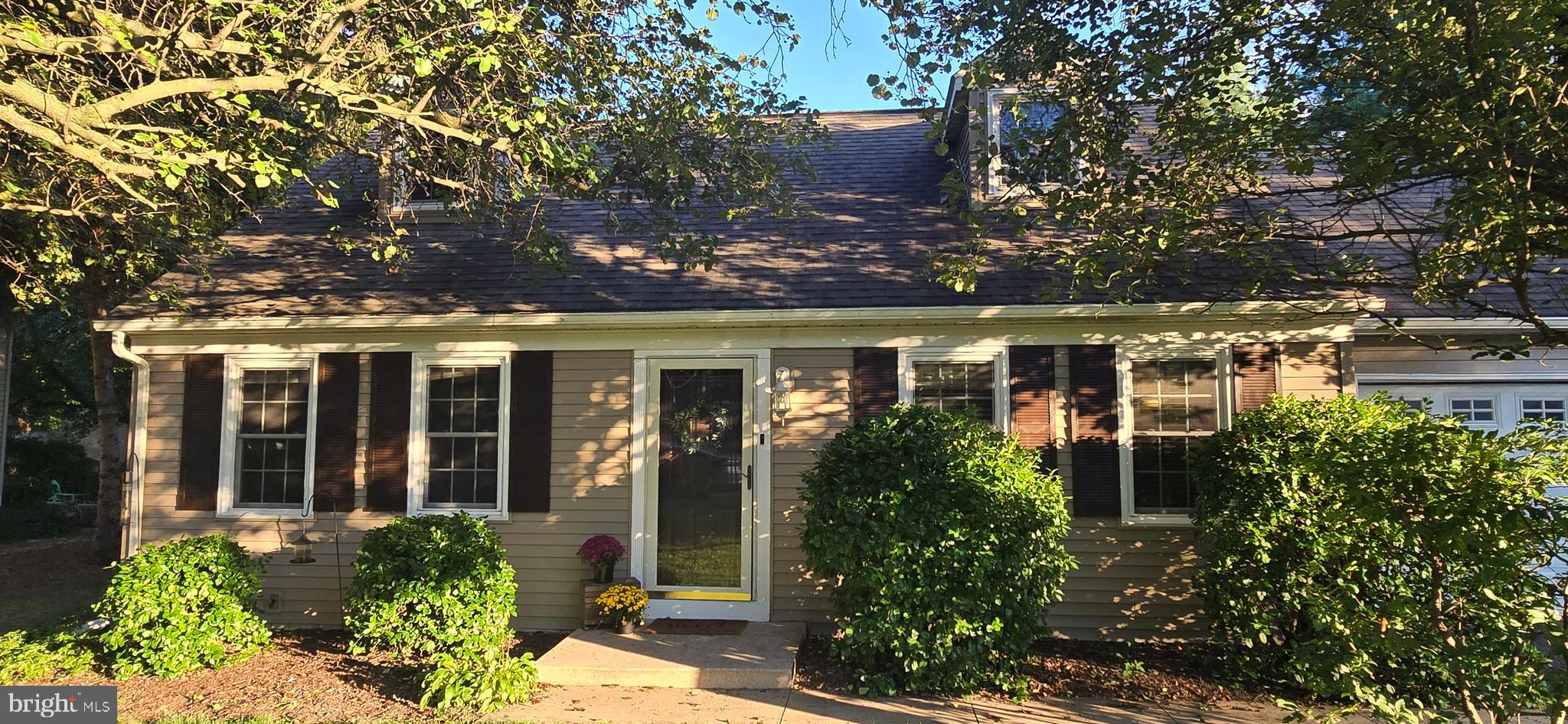 3320 POPLAR LANE