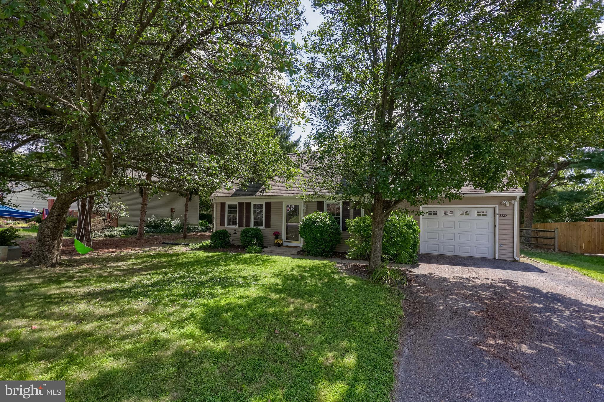 3320 POPLAR LANE