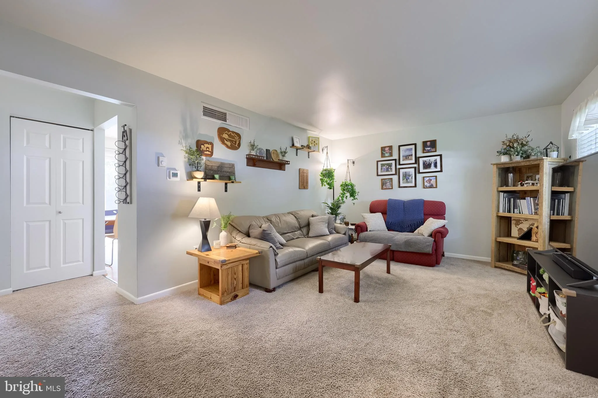 Mountville, Pennsylvania 17554, United States, 4 Bedrooms Bedrooms, ,2 BathroomsBathrooms,Residential,Active,199914