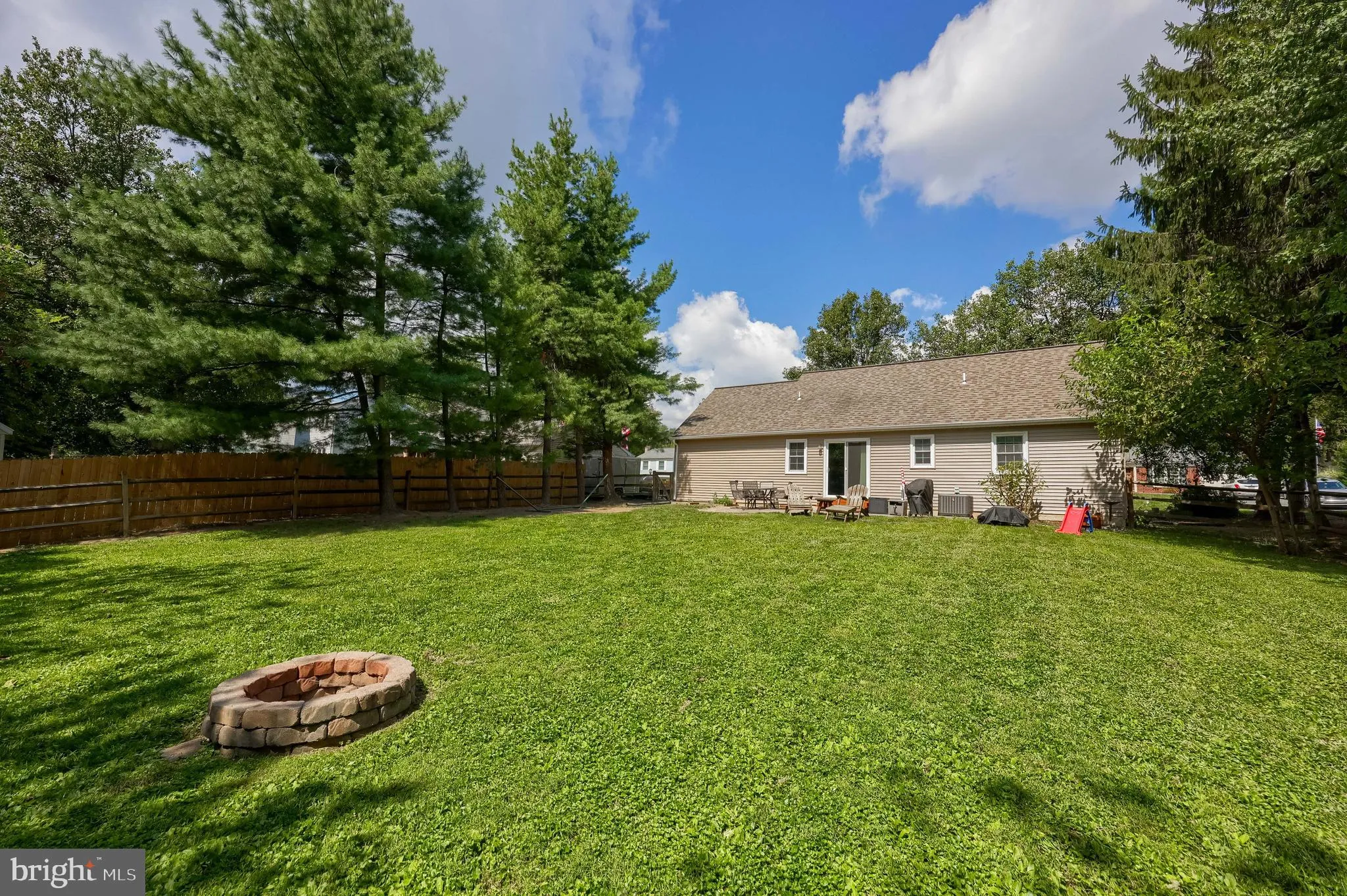 Mountville, Pennsylvania 17554, United States, 4 Bedrooms Bedrooms, ,2 BathroomsBathrooms,Residential,Active,199914