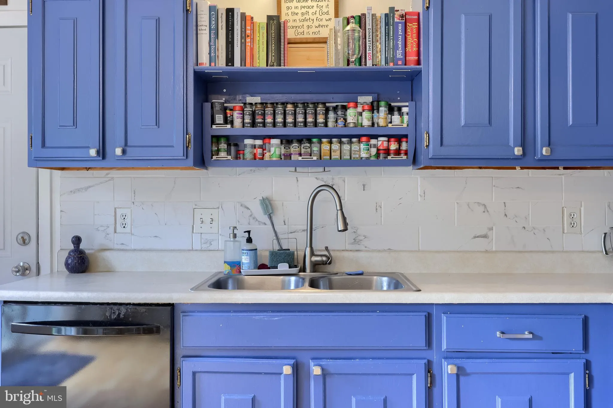 Mountville, Pennsylvania 17554, United States, 4 Bedrooms Bedrooms, ,2 BathroomsBathrooms,Residential,Active,199914