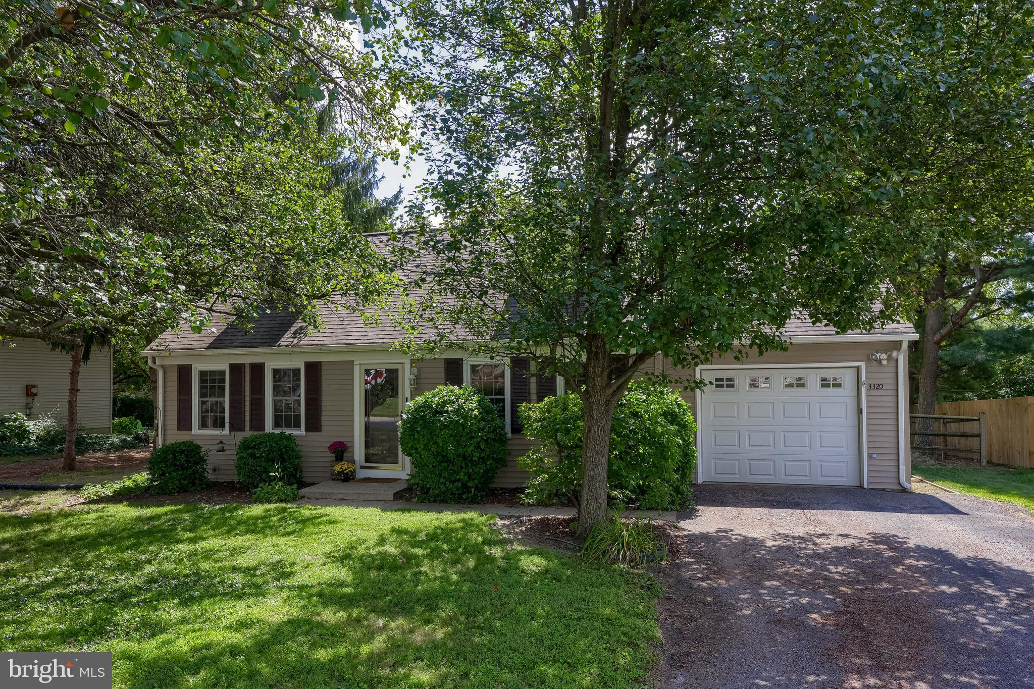 3320 POPLAR LANE