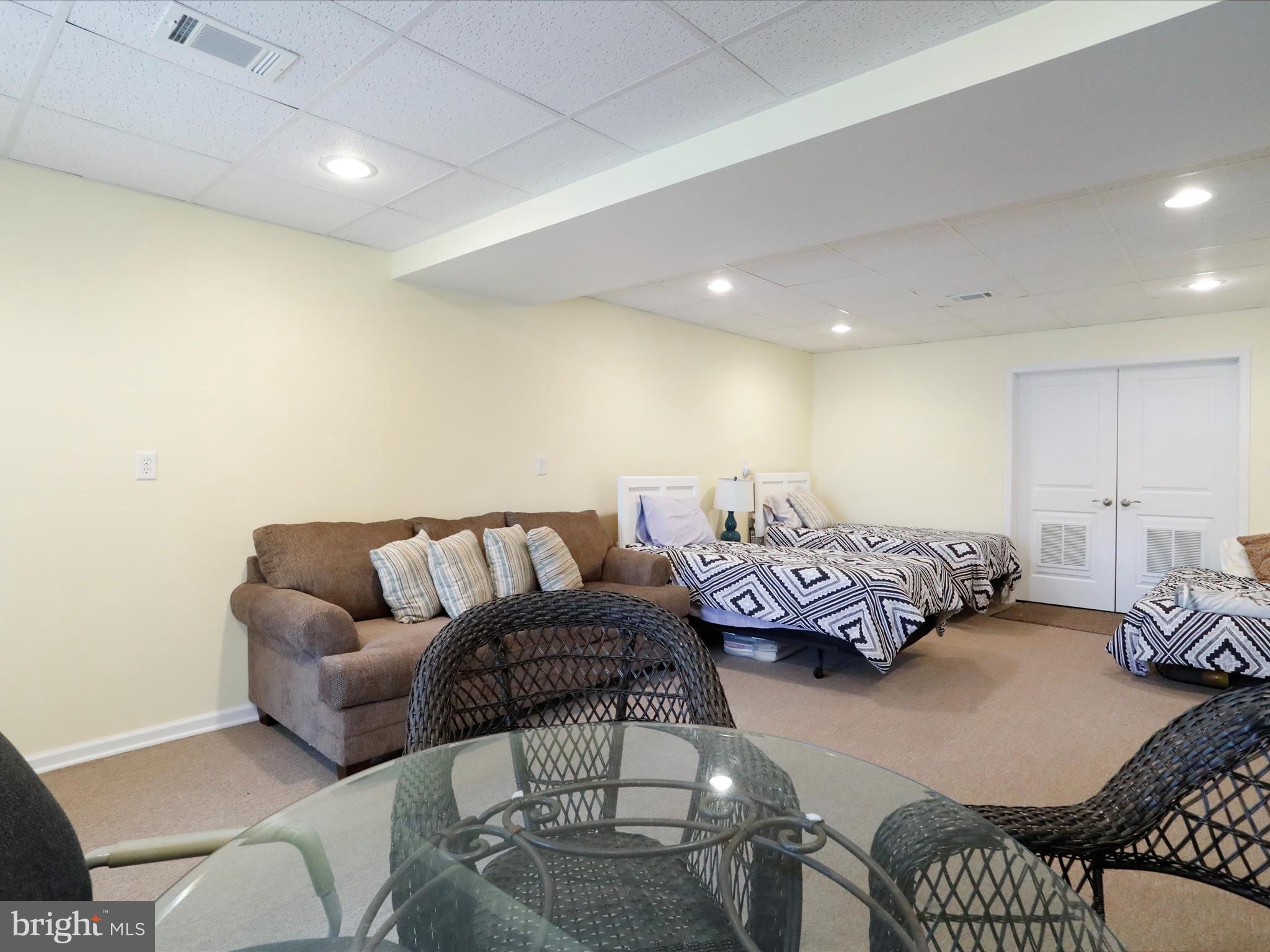 LAKEWOOD - Residential