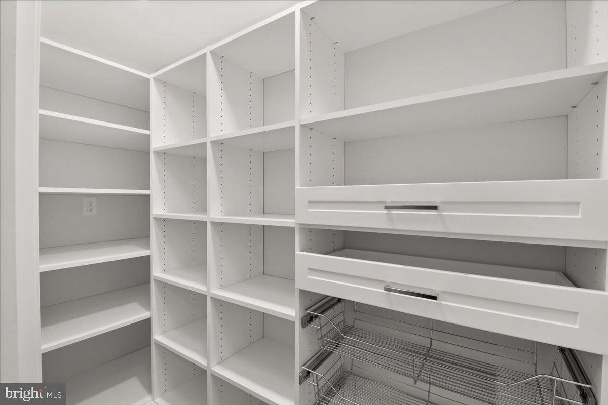 BEVERLEY HILLS - Residential