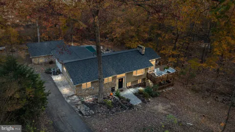 2113 Gore Drive, Haymarket, VA MLS: VAPW2106980