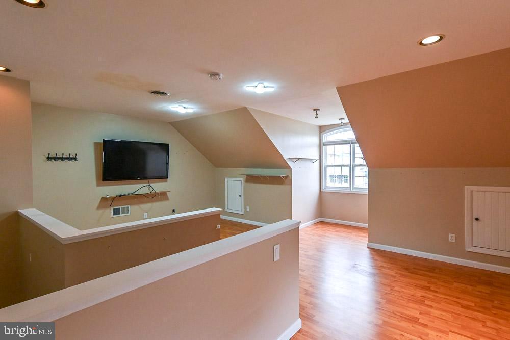 SYCAMORE VILLAGE - Residential