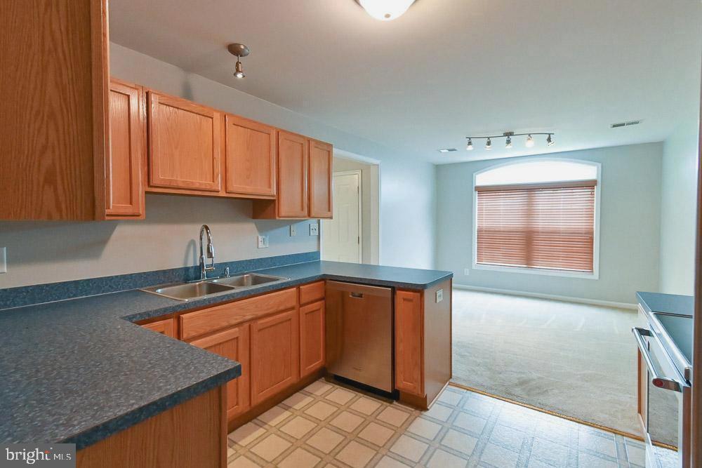 SYCAMORE VILLAGE - Residential