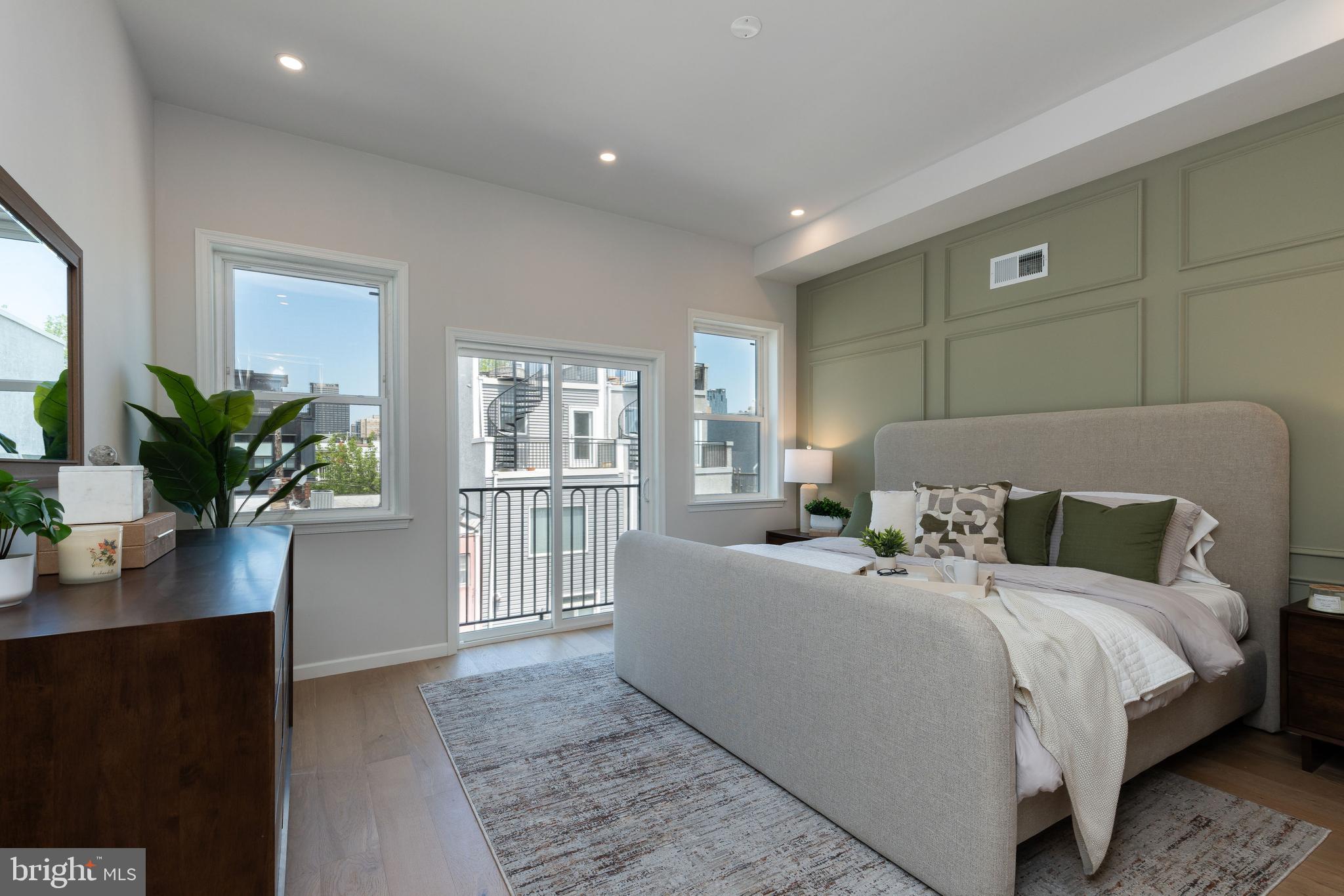 GRADUATE HOSPITAL - Residential