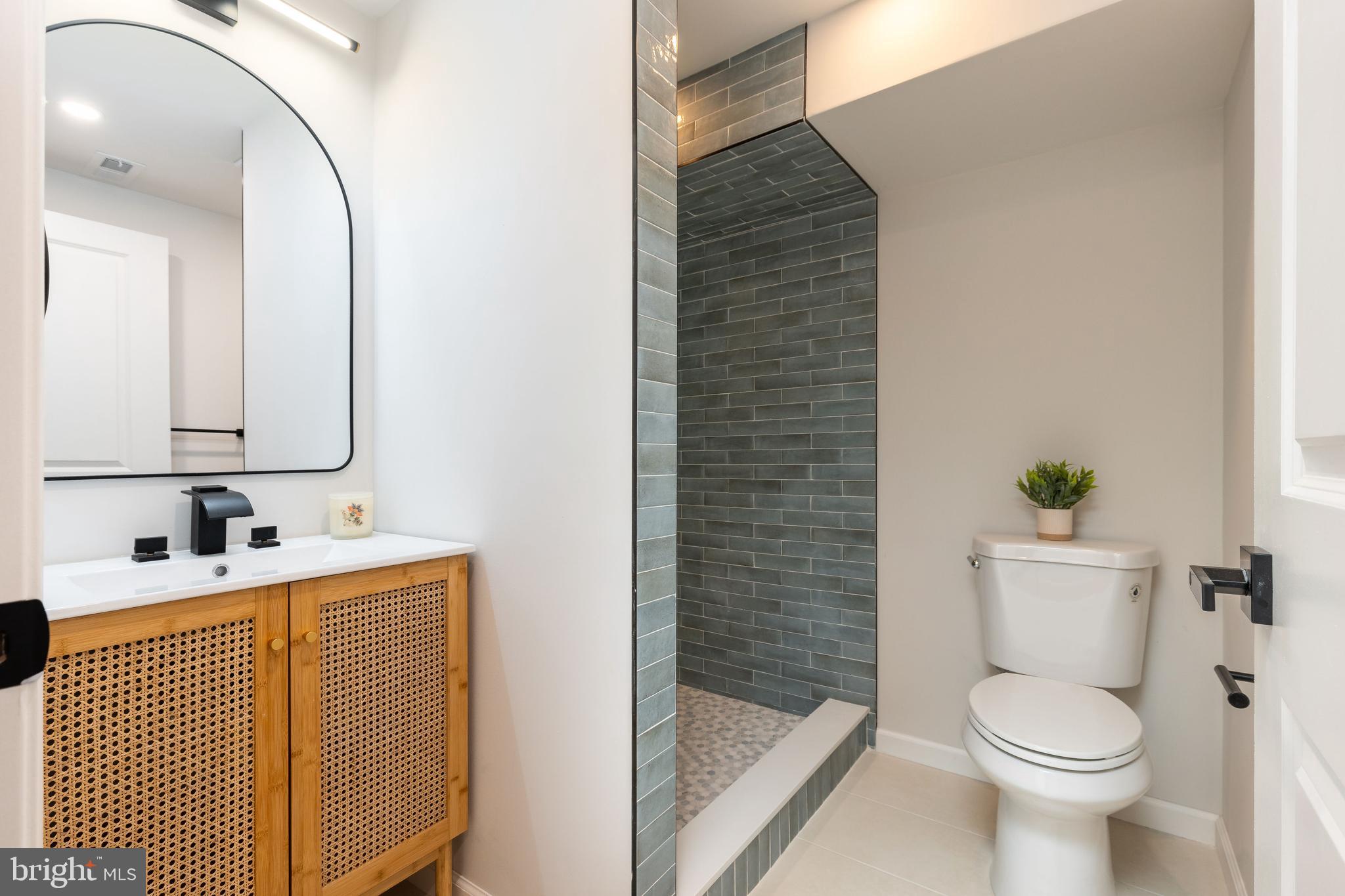 GRADUATE HOSPITAL - Residential