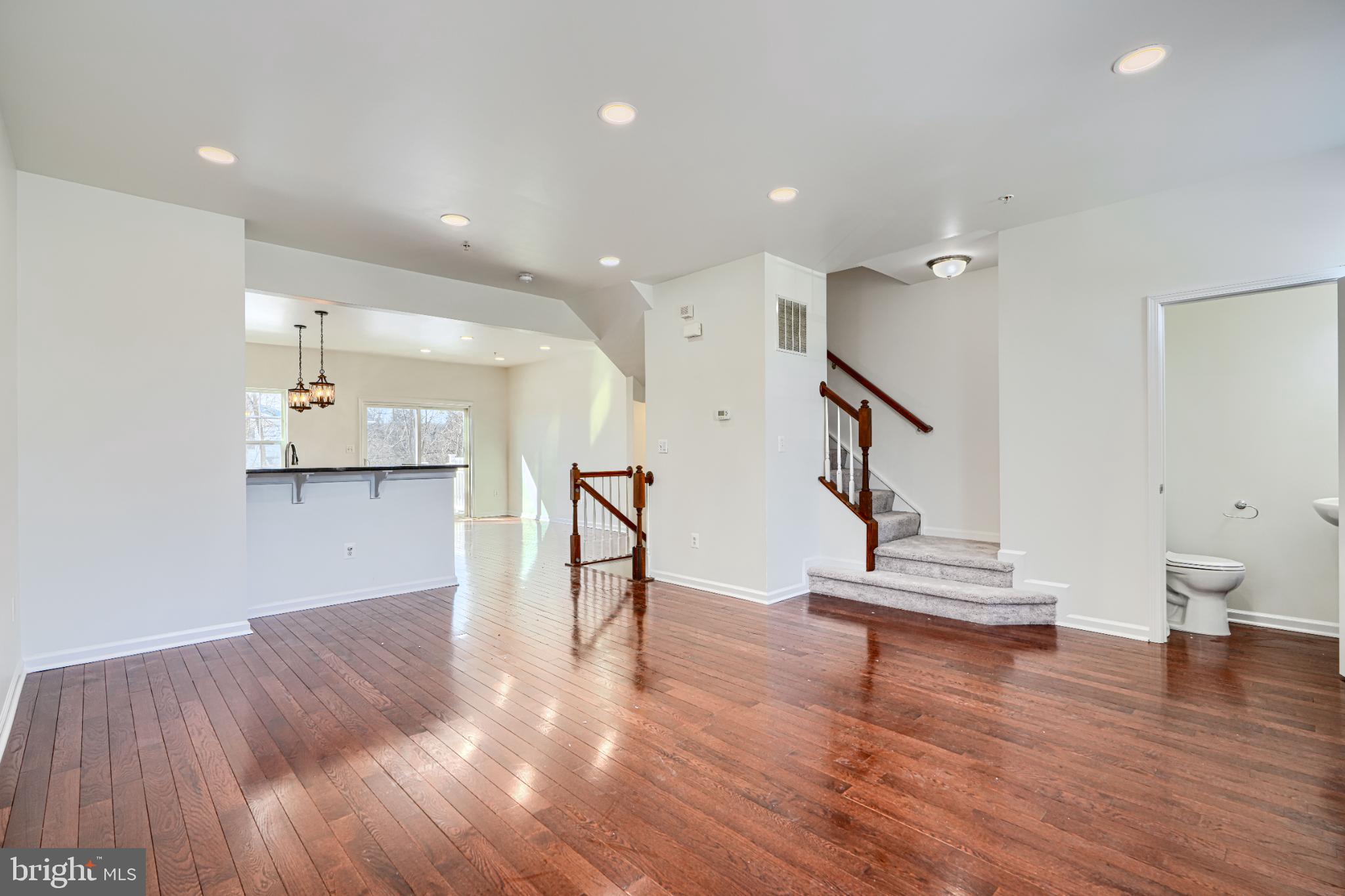 HOWARD SQUARE - Residential