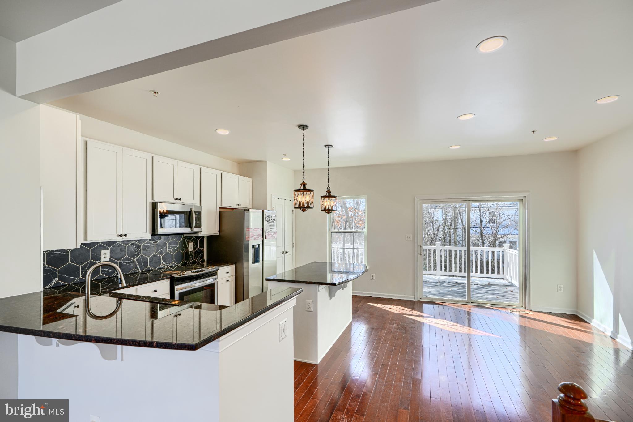 HOWARD SQUARE - Residential