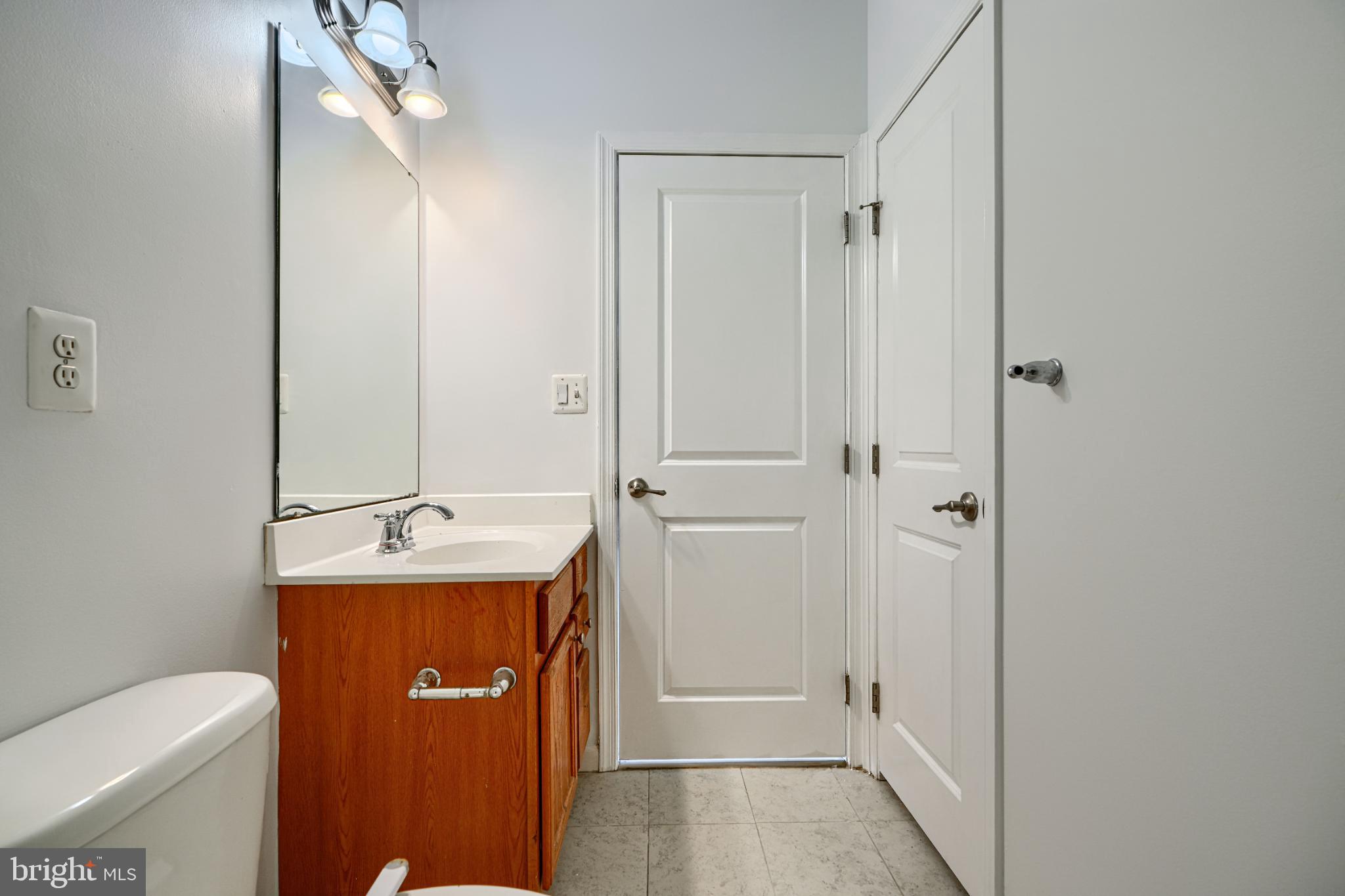 HOWARD SQUARE - Residential