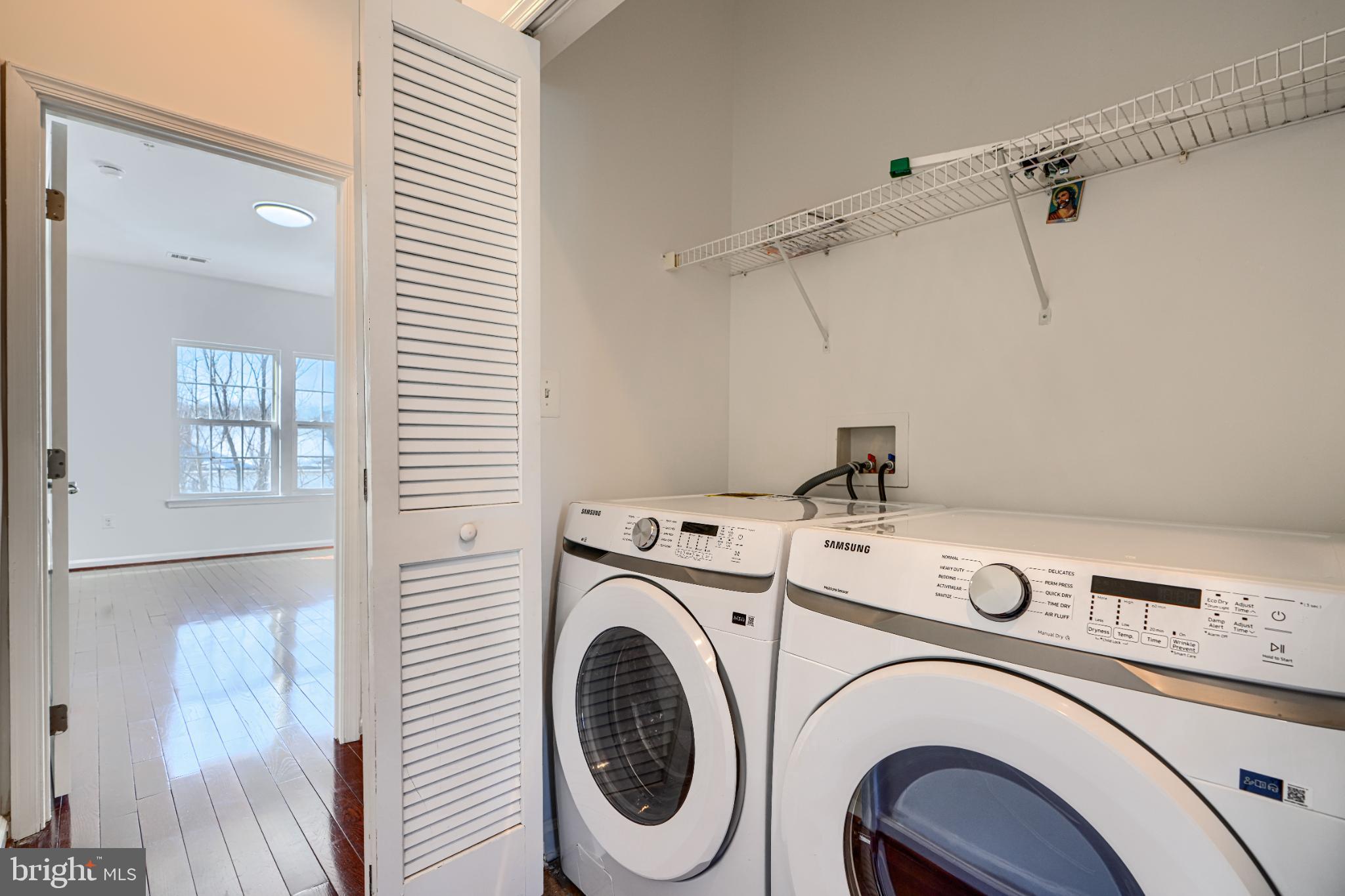 HOWARD SQUARE - Residential