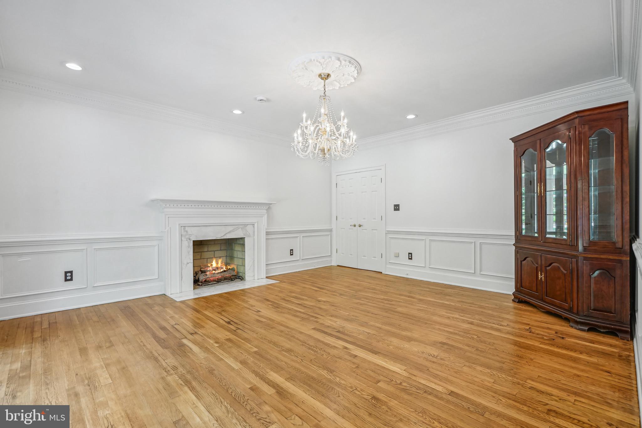 FARMINGTON - Residential